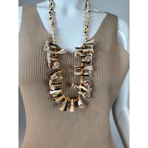 Vintage Shell Necklace With Swirl & Cone Shapes Beige & Brown Tones Barrel Clasp - Picture 14 of 16